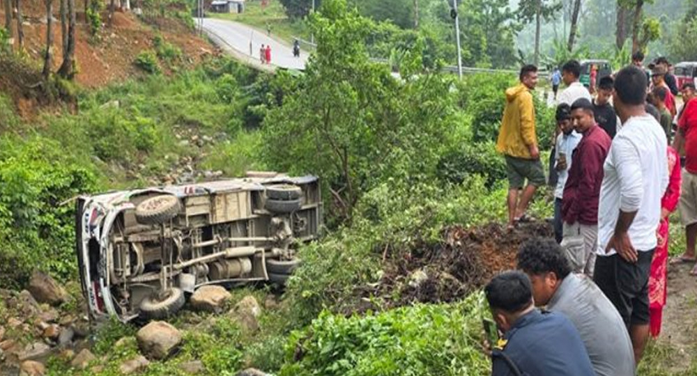 उदयपुरमा स्कुल बस दुर्घटना, ३२ जना घाइते